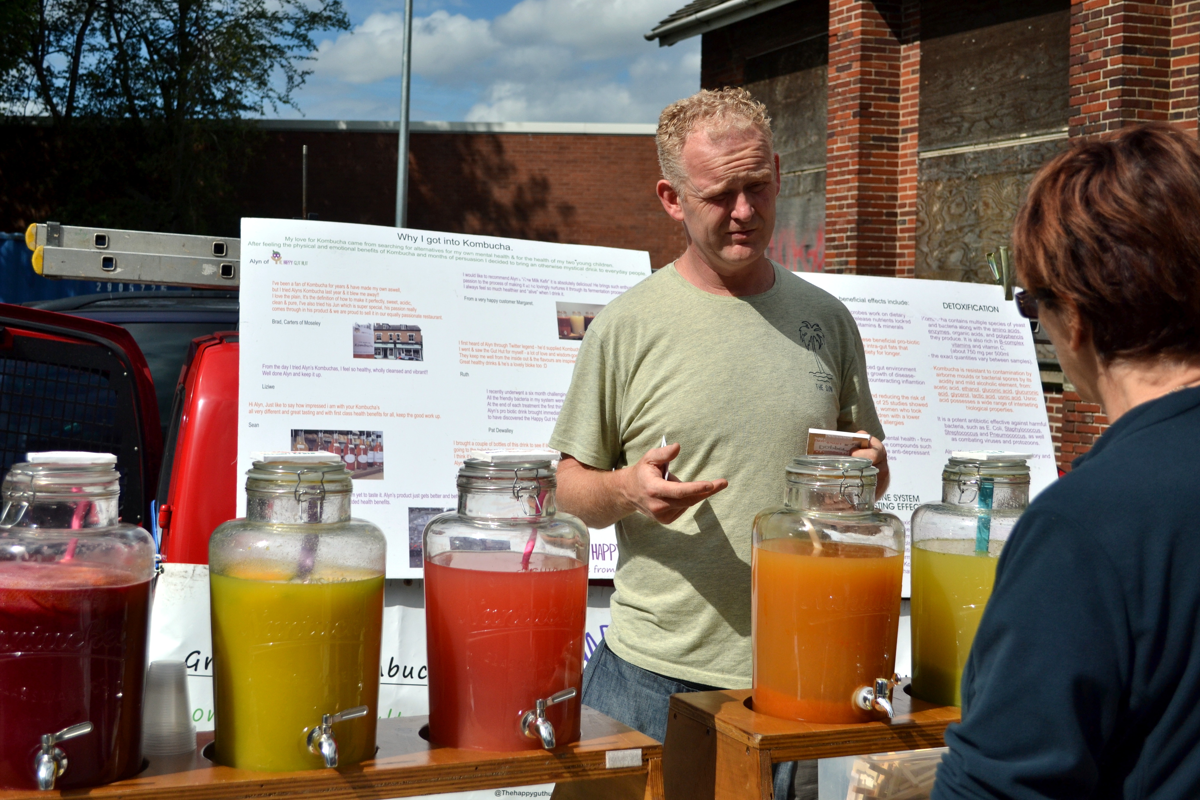 2016_stirchley_market_july_happy_gut_hut_alyn