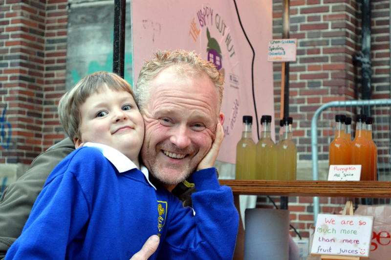 2016_stirchley_market_november_alyn_family_1_800
