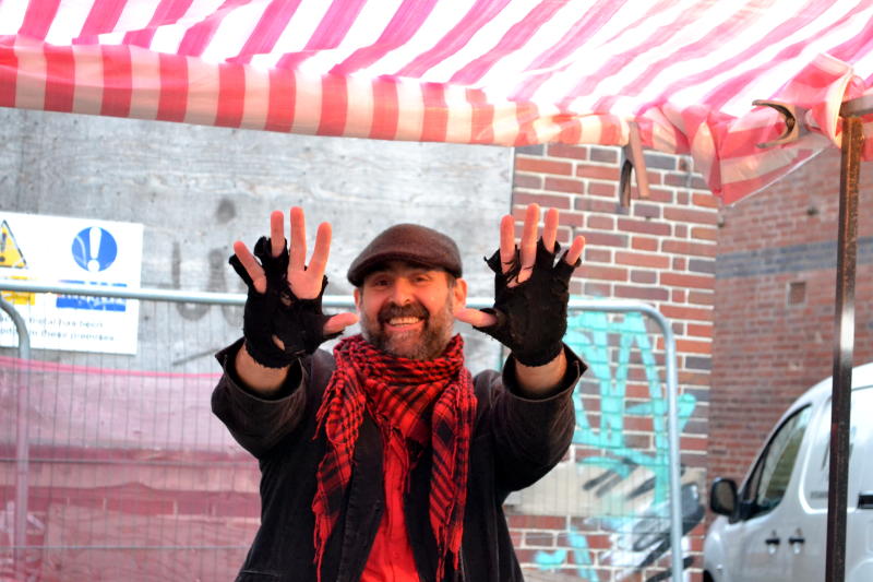 2016_stirchley_market_november_vegetropolis_tom_gloves_800